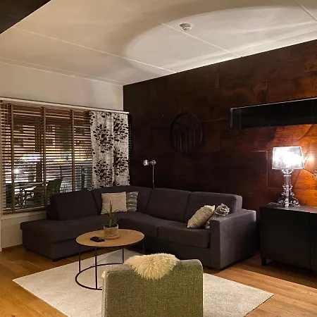 Tasokas Lomahuoneisto Tahko Black 2mh Apartment Kuopio